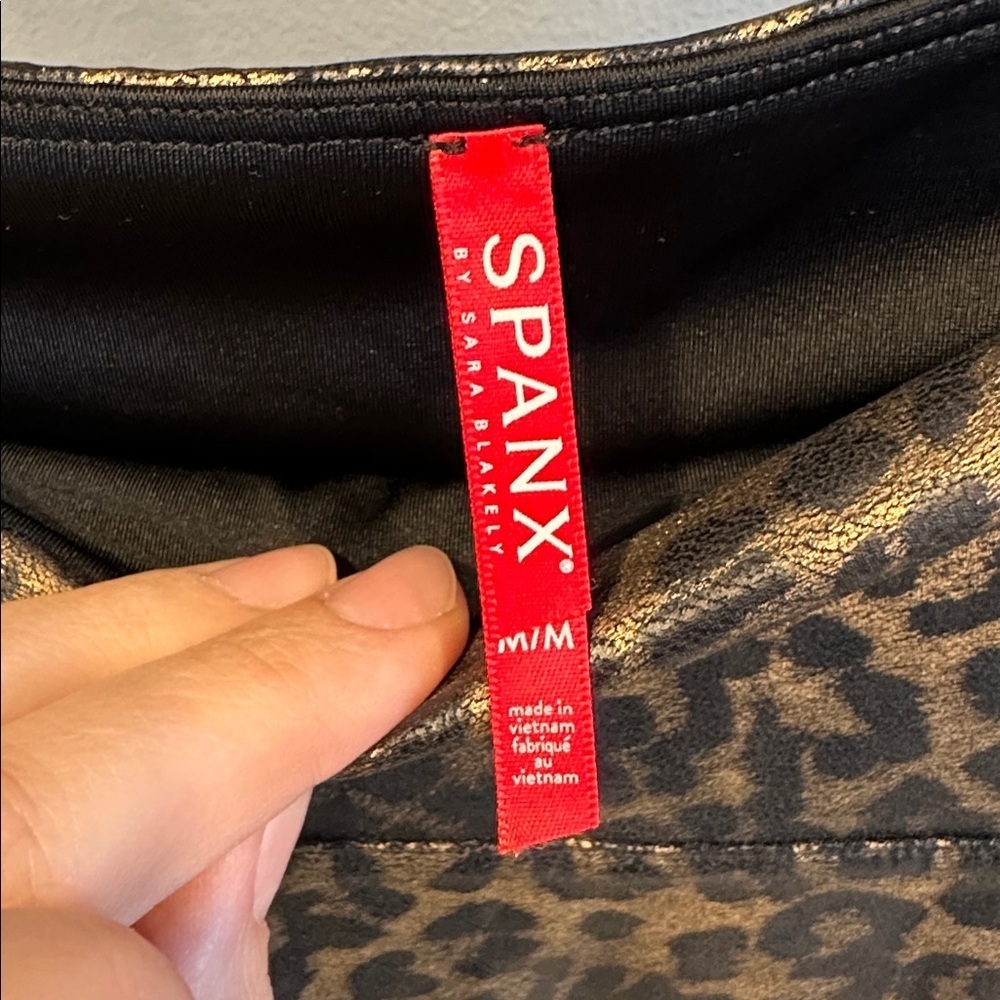 Spanx Faux Leather Leopard Leggings Size Medium - Picture 9 of 9